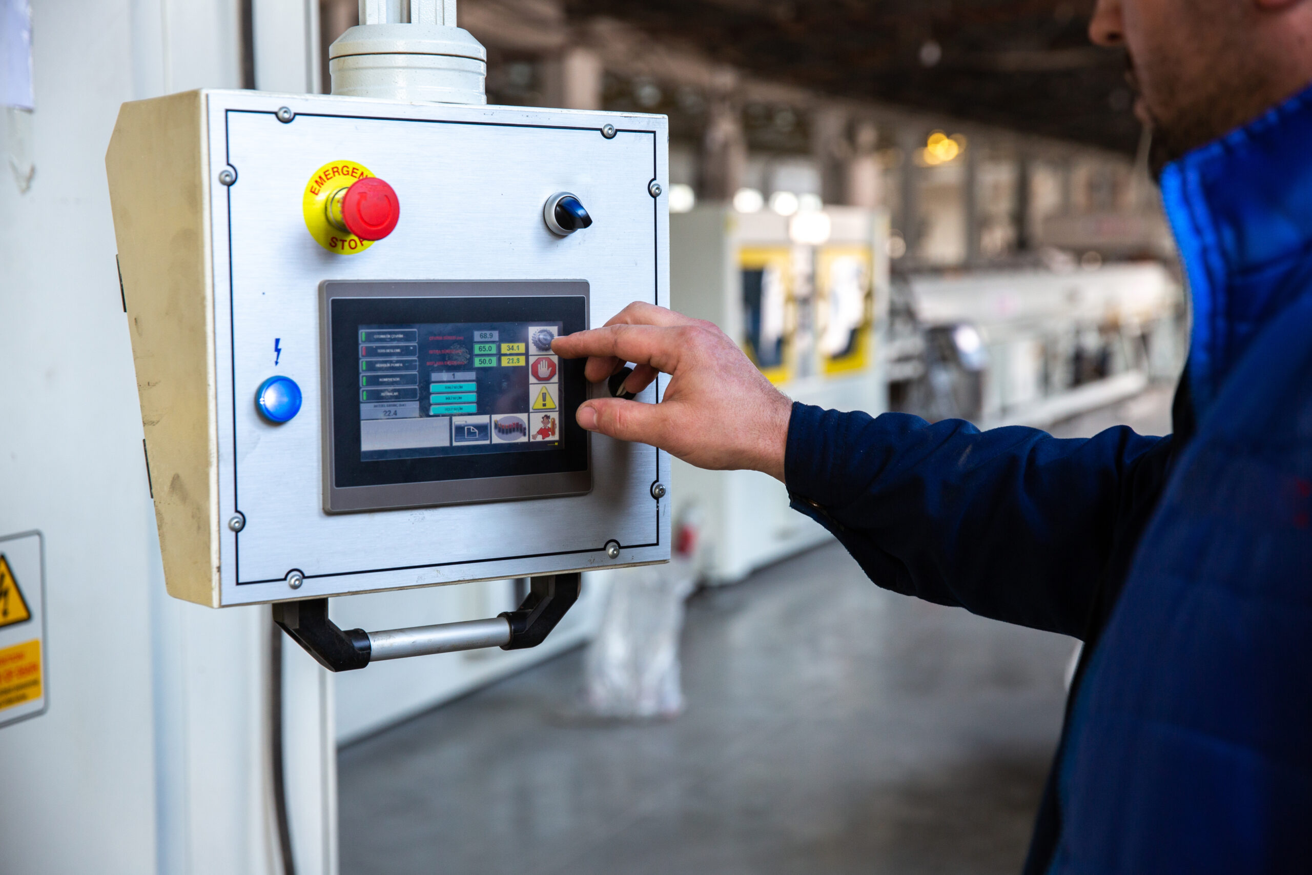 Operating a modular controller on an industrial automation panel