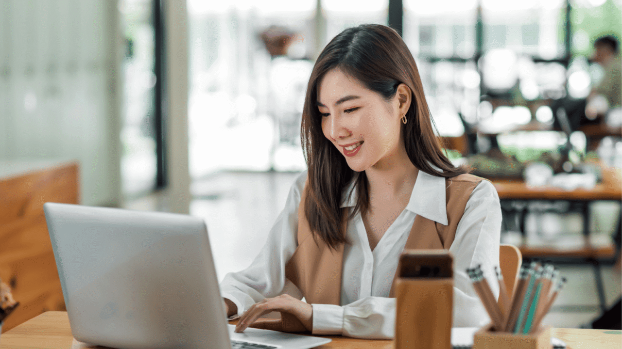 How Professionals Are Using a Part Time MBA in Singapore to Upskill Faster